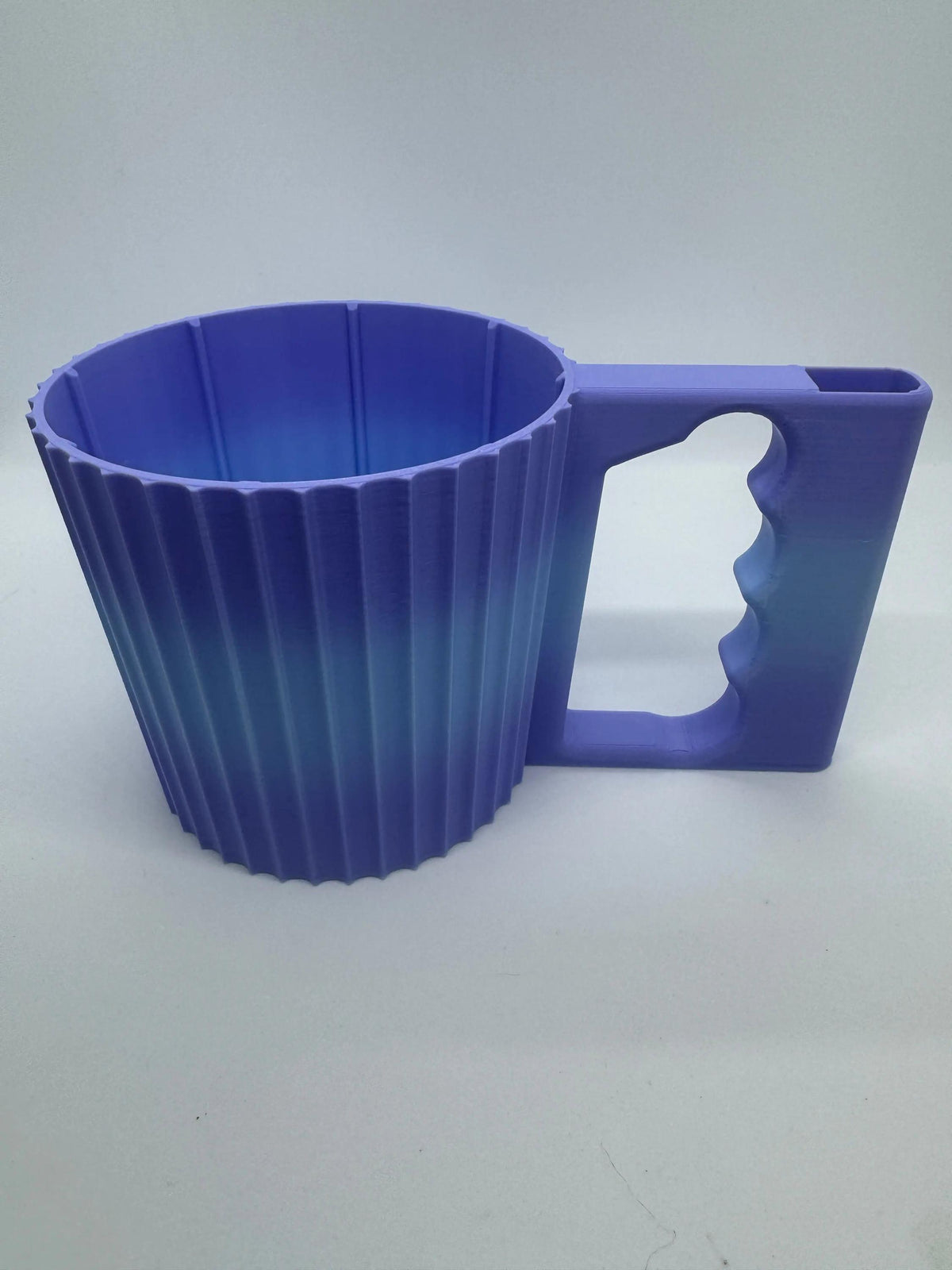 Ice Cream Pint Holder: Sustainable Bioplastic.