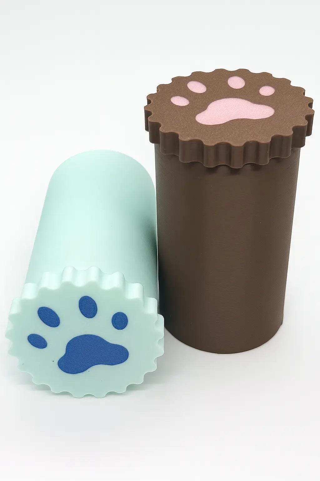 Travel Pet Snack Container with Paw Print Lid – Portable Dog & Cat Treat Holder.